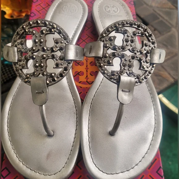 🖤🥰Beautiful Tory Burch Miller Embellished Sandals🖤🥰 - Picture 4 of 11